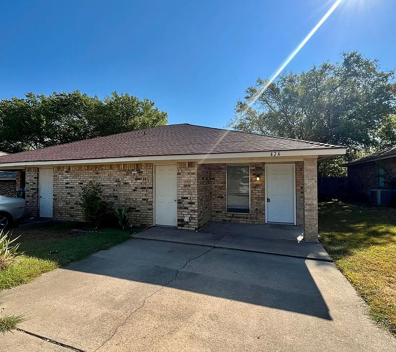 424 NW 23rd St