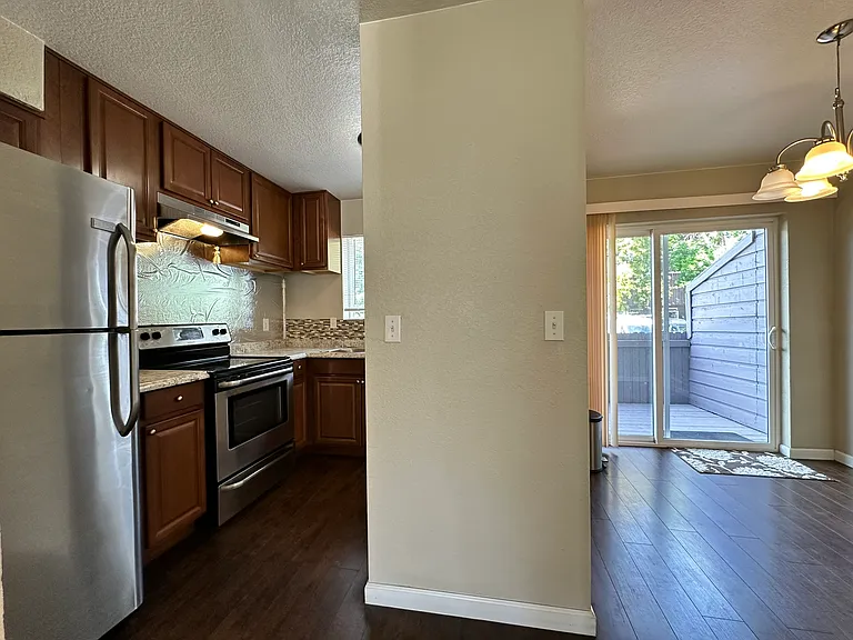 312 Southridge Pl — Photo 9