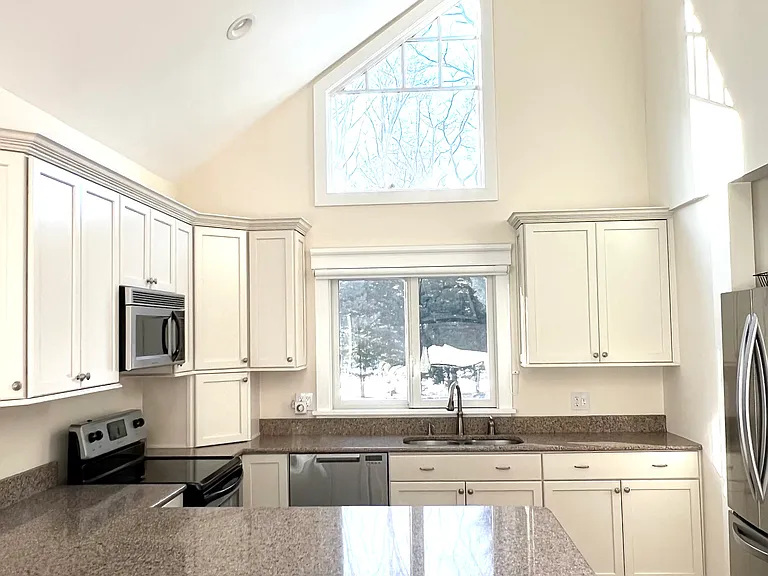 Strathmore Ct — Photo 15