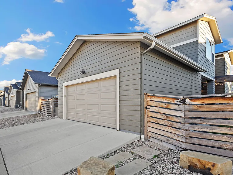 2932 Comet St — Photo 37
