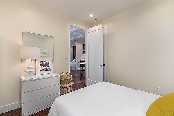 1st image of 941 Washington Ave #726