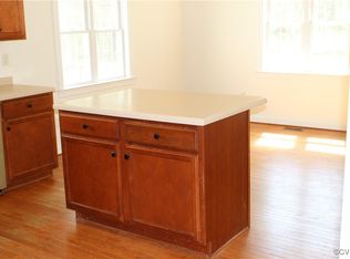 7771 Stonewall Pl, Amelia Court House, VA 23002