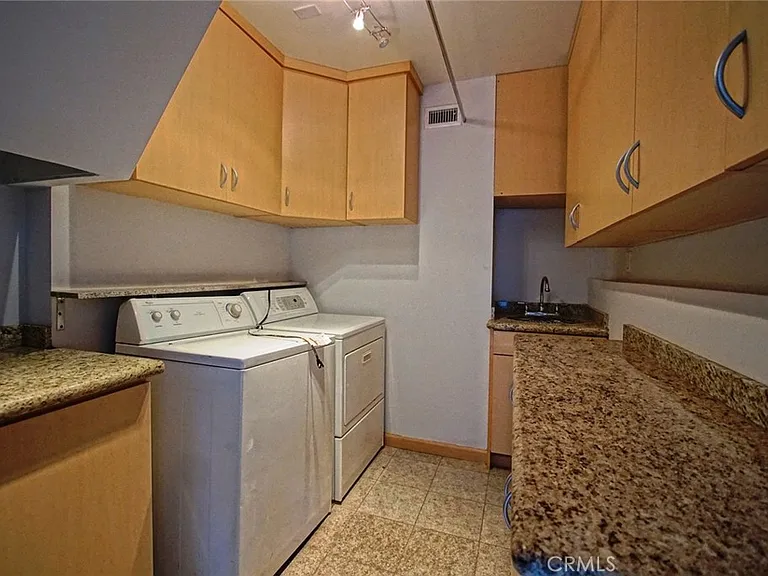 3915 Fredonia Dr — Photo 11