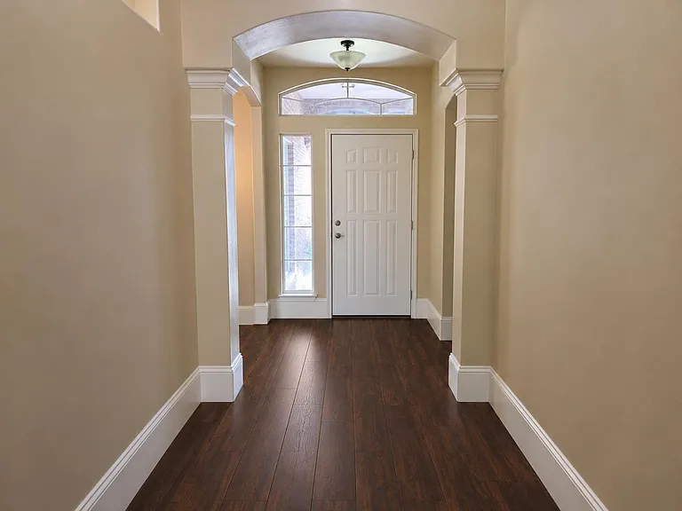 1136 Berry Park — Photo 3