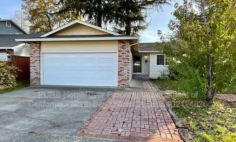 3 bed, 2.0 bath, 1400 sqft, $3,400 — Photo 1