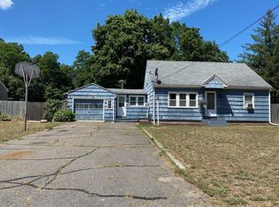 15 Pineywood Rd, Southwick, MA 01077