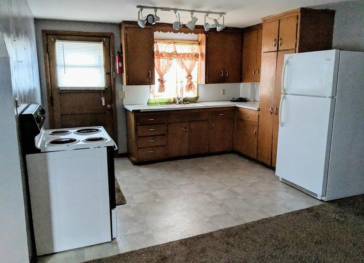 1 bed, 900 sqft, $900 — Photo 3