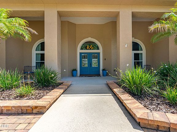 2nd image of 6067 Sabal Crossing Ct