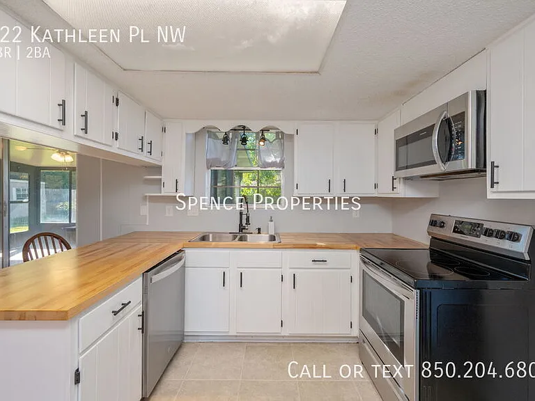 322 Kathleen Pl NW — Photo 5