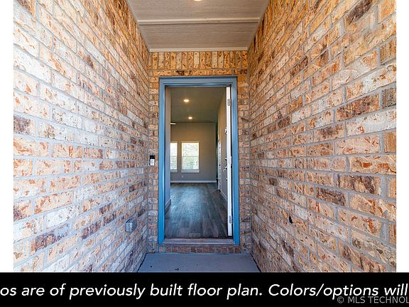 5th image of 15009 S Poplar Pl E