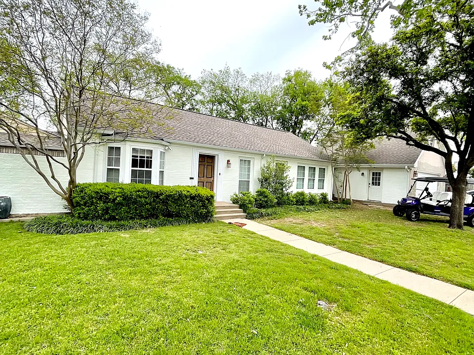 3425 Rogers Ave