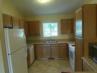 4787 Sunvalley Dr — Photo 3