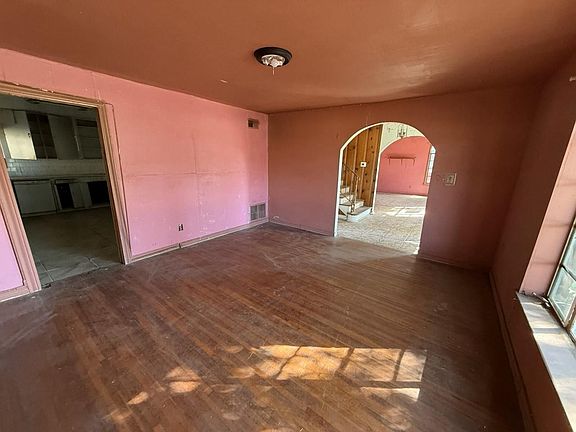 5th image of 3401 Wentworth St