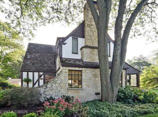 151 Travers Ave, Wheaton, IL 60187