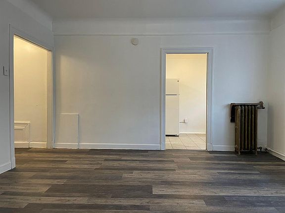 3rd image of 3302 Kenilworth Ave Unit 101