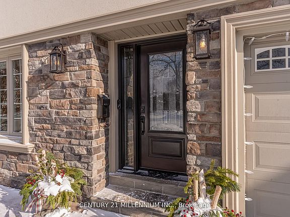 3rd image of 58 Ridgehill Dr