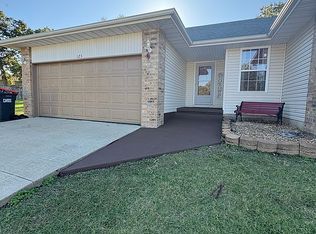 125 N Carter Ct, Clever, MO 65631