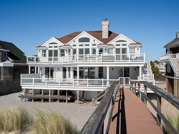 4th image of 881 Dune Rd