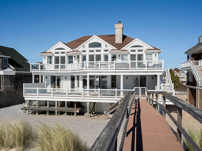 881 Dune Rd — Photo 4
