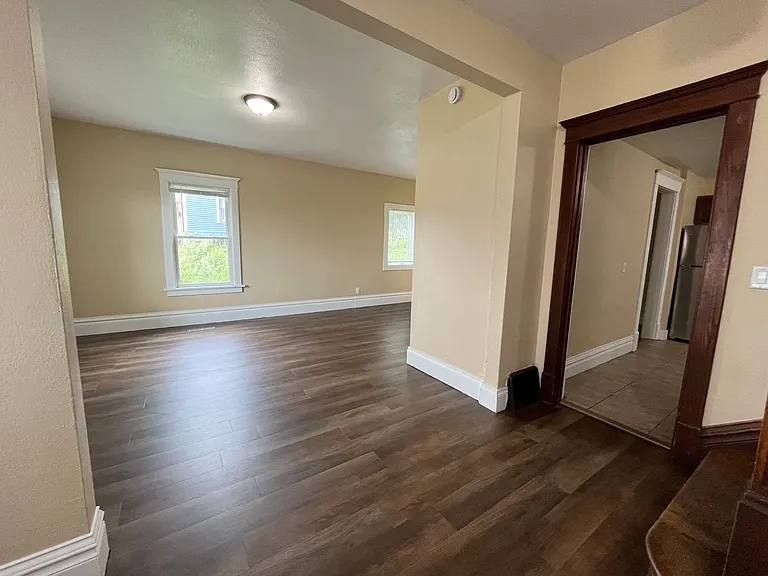 223 N Minnesota Ave — Photo 2