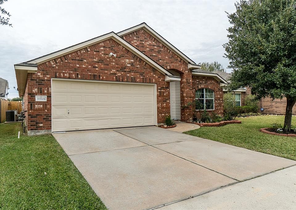1st image of 20203 Yosemite Falls Dr
