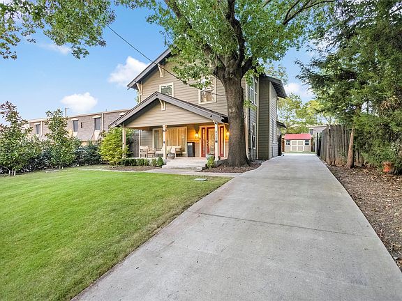 2nd image of 828 Elsbeth St