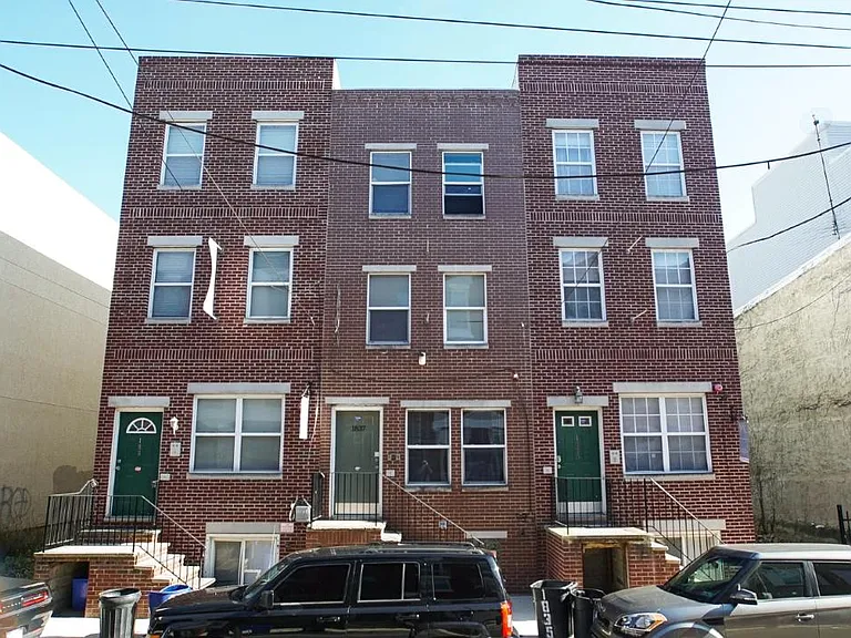 1837 N Willington St #B — Photo 1