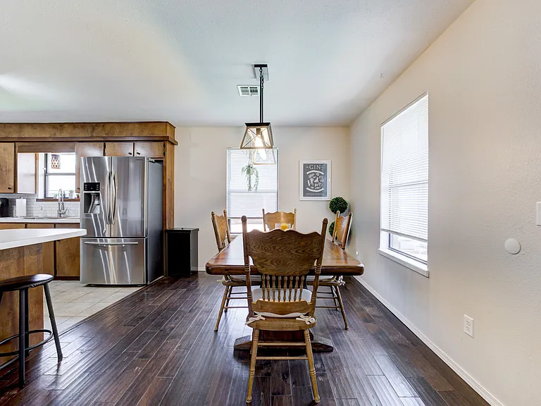 2109 S August St — Photo 13