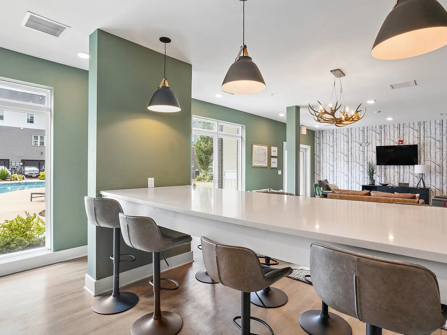 1 bed, 1.0 bath, 679 sqft, $1,850 — Photo 2