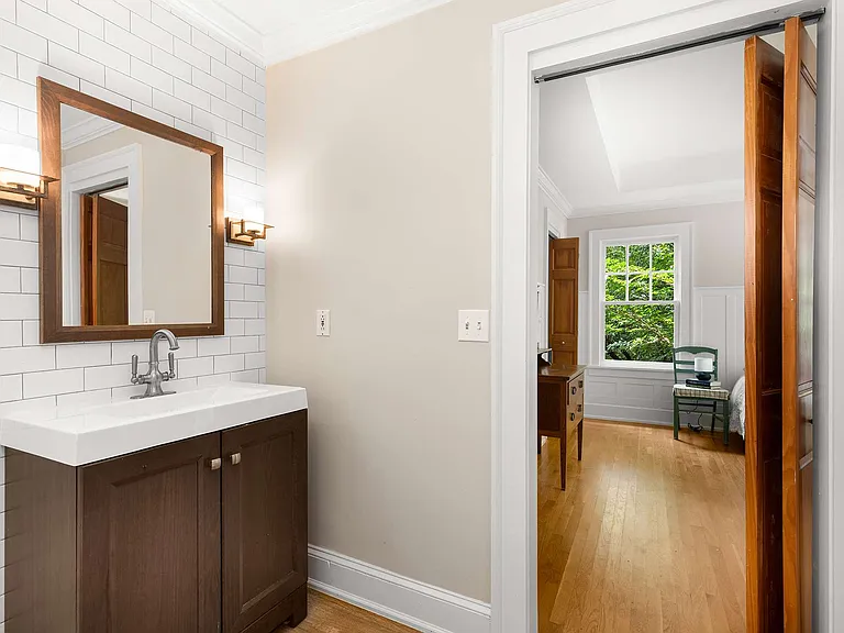 2417 Glenwood Dr NE #A — Photo 10