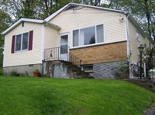 13 Brewster Dr, Carmel, NY 10512