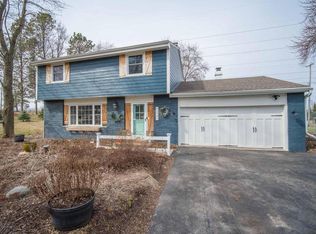 11761 N Ridgeway Ave, Mequon, WI 53097