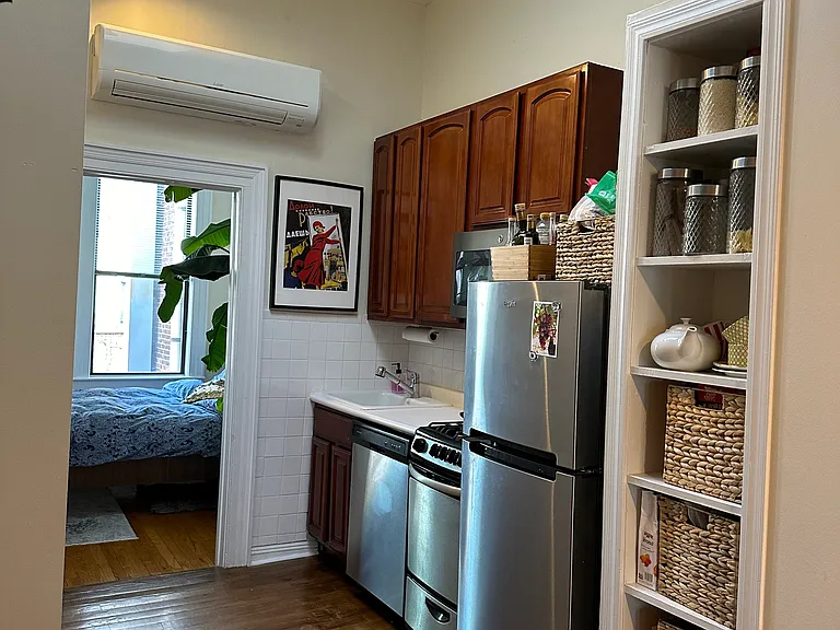 202 Washington St #4R — Photo 5