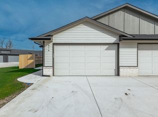 814 S Jay St, Valley Center, KS 67147