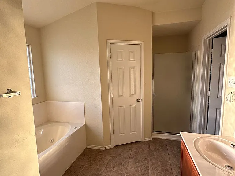 6709 Costa Dr — Photo 14