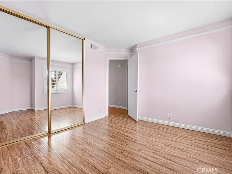 51 Greenmoor — Photo 16