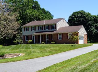 54 Quartz Mill Rd, Newark, DE 19711