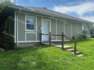 423 Kickapoo St, Leavenworth, KS 66048