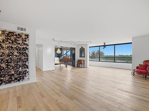 5th image of 7153 Promenade Drive #501