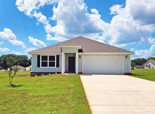 136 Mulberry Dr, Lucedale, MS 39452