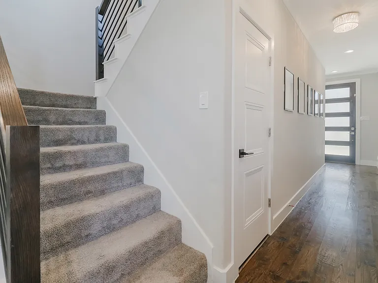 1975 Angelina Dr — Photo 24