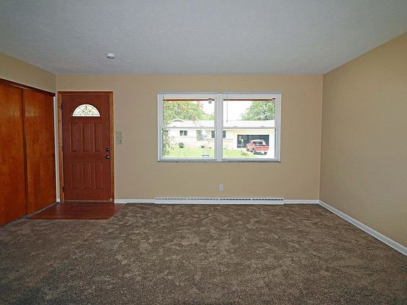 3rd image of 4561 Belfast Dr