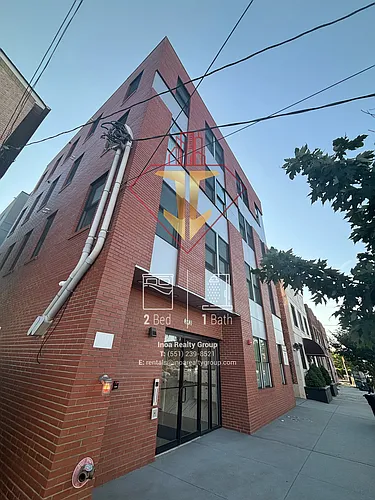 373 Danforth Ave Photo 1