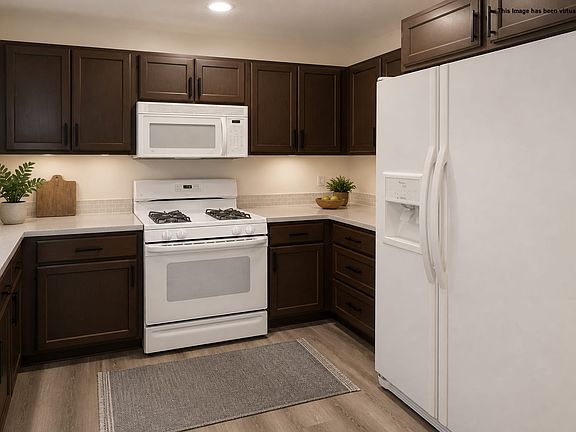 Efficient kitchen, gas stove and all appliances stay