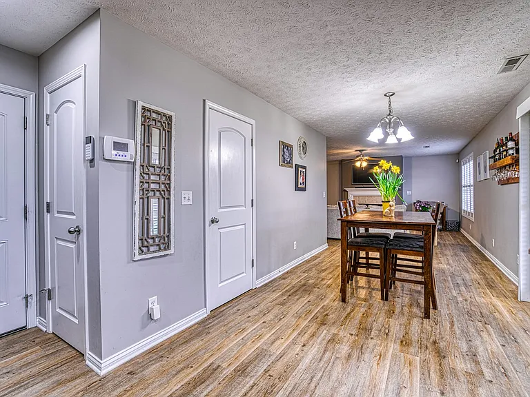 4880 Imperial Dr — Photo 24