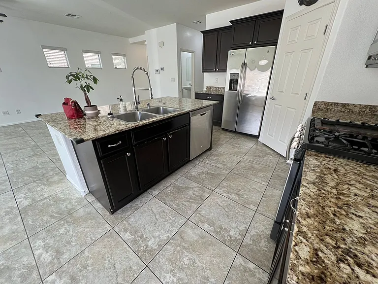 5693 Point Loma Ct — Photo 6