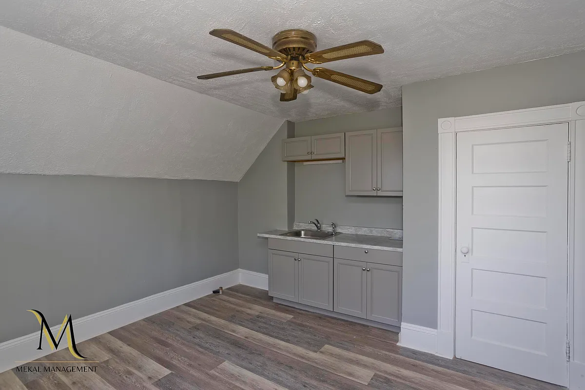 Building Photo - 122 Fort Pleasant Ave #3