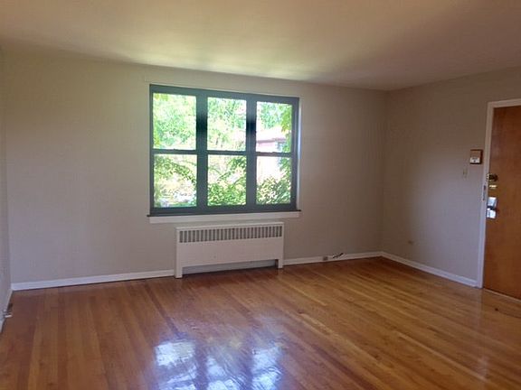 2nd image of 7367 N Winchester Ave APT 1S