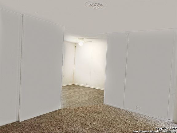 5th image of 223 Eland Dr