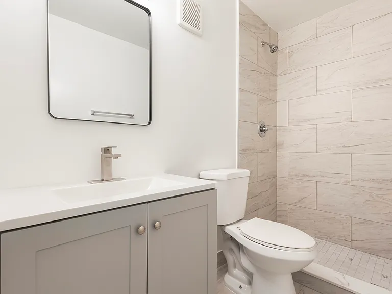 450 SW 2nd Ave #215 — Photo 3
